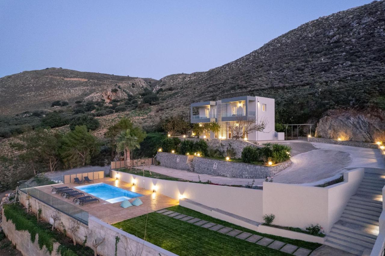 Pietra Di Mare Aparthotel Petres  Exterior photo