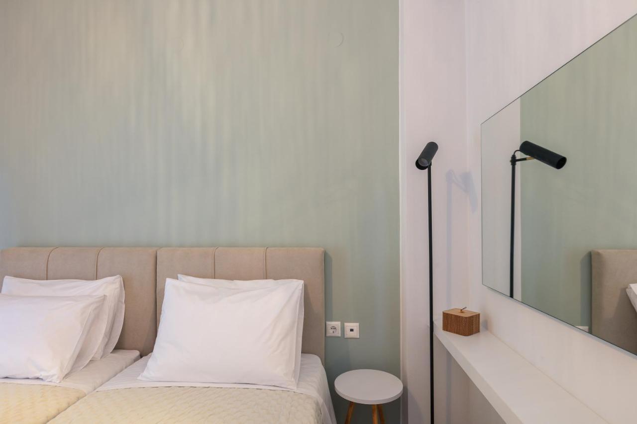Pietra Di Mare Aparthotel Petres  Exterior photo